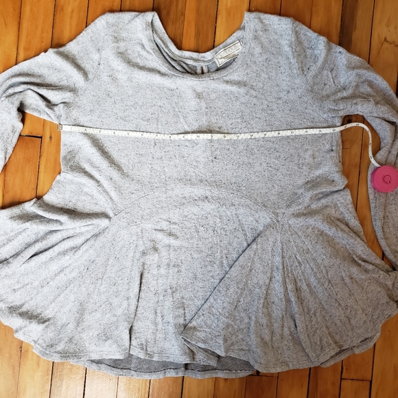 Sinuous Medium gray soft sweater - Picture 4 of 9